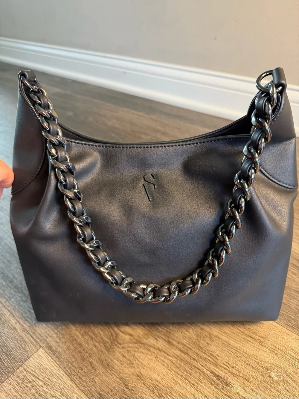 Simply Vera Vera Wang Black Shoulder Bag with Gunmetal Chain